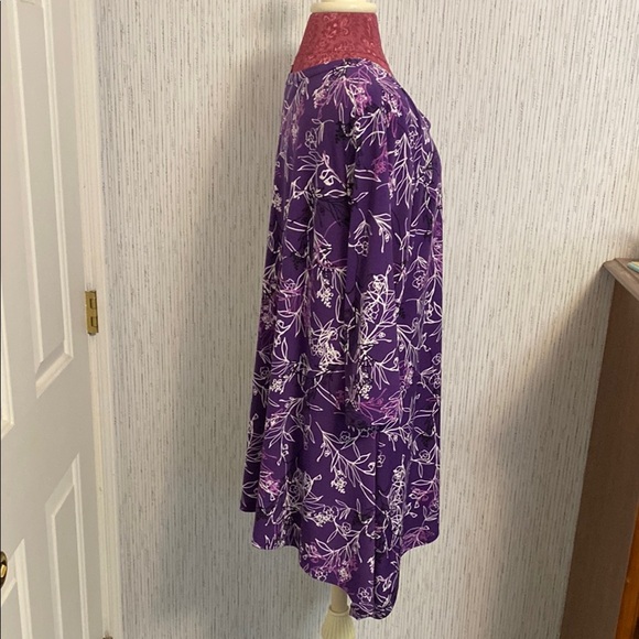 Women's Within 1X 22/24 Floral Purple Black & White Design Pattern Women's Tunic - Picture 2 of 8